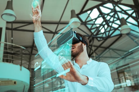 Vr headset man working (1)